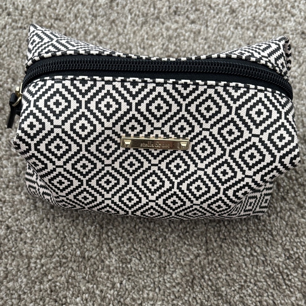 Stella & Dot Black and White Geometric Cosmetic Bag